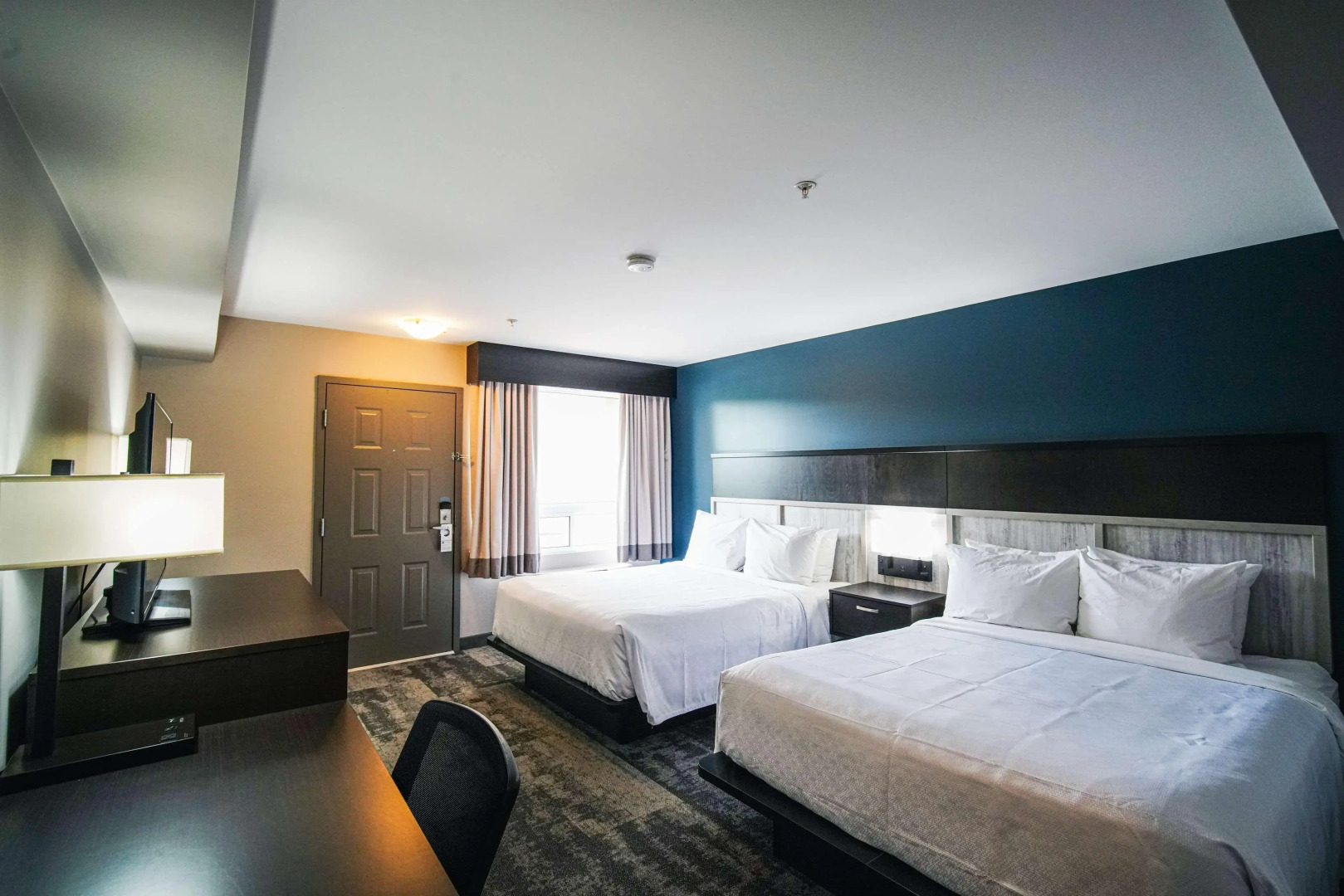 Best Western Plus Chocolate Lake Hotel