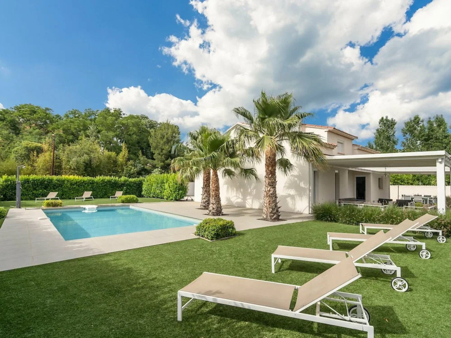 Luxurious Modern Villa With Heated Private Swimming Pool, jeu de Boules Court and Lots of Privacy