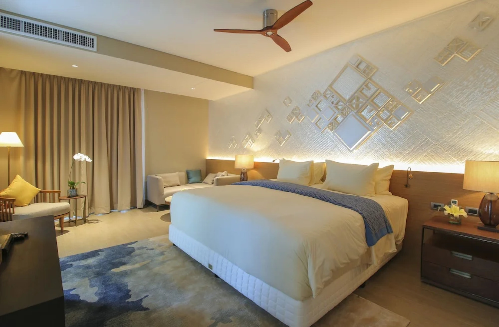 Holiday Inn Clark Field