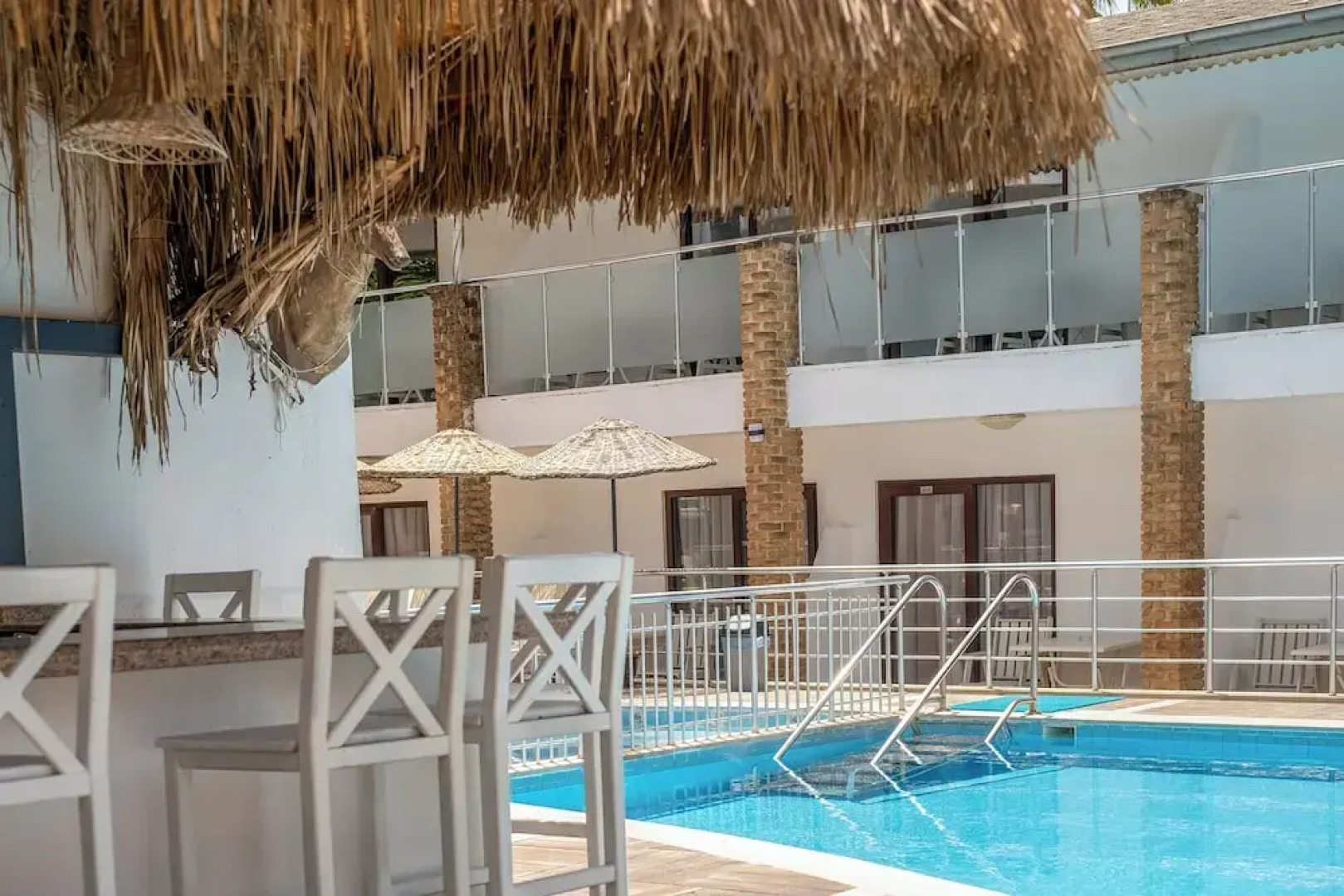 Tropic Beach Club Side