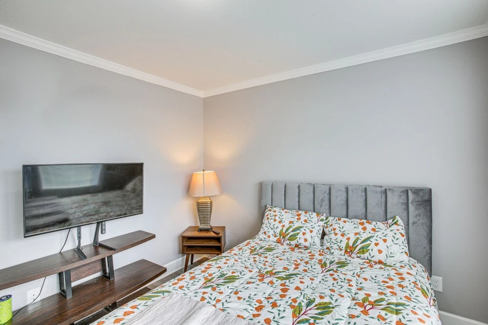 Pet-friendly Gallatin Home w/ Deck, 1 Mi to Town!