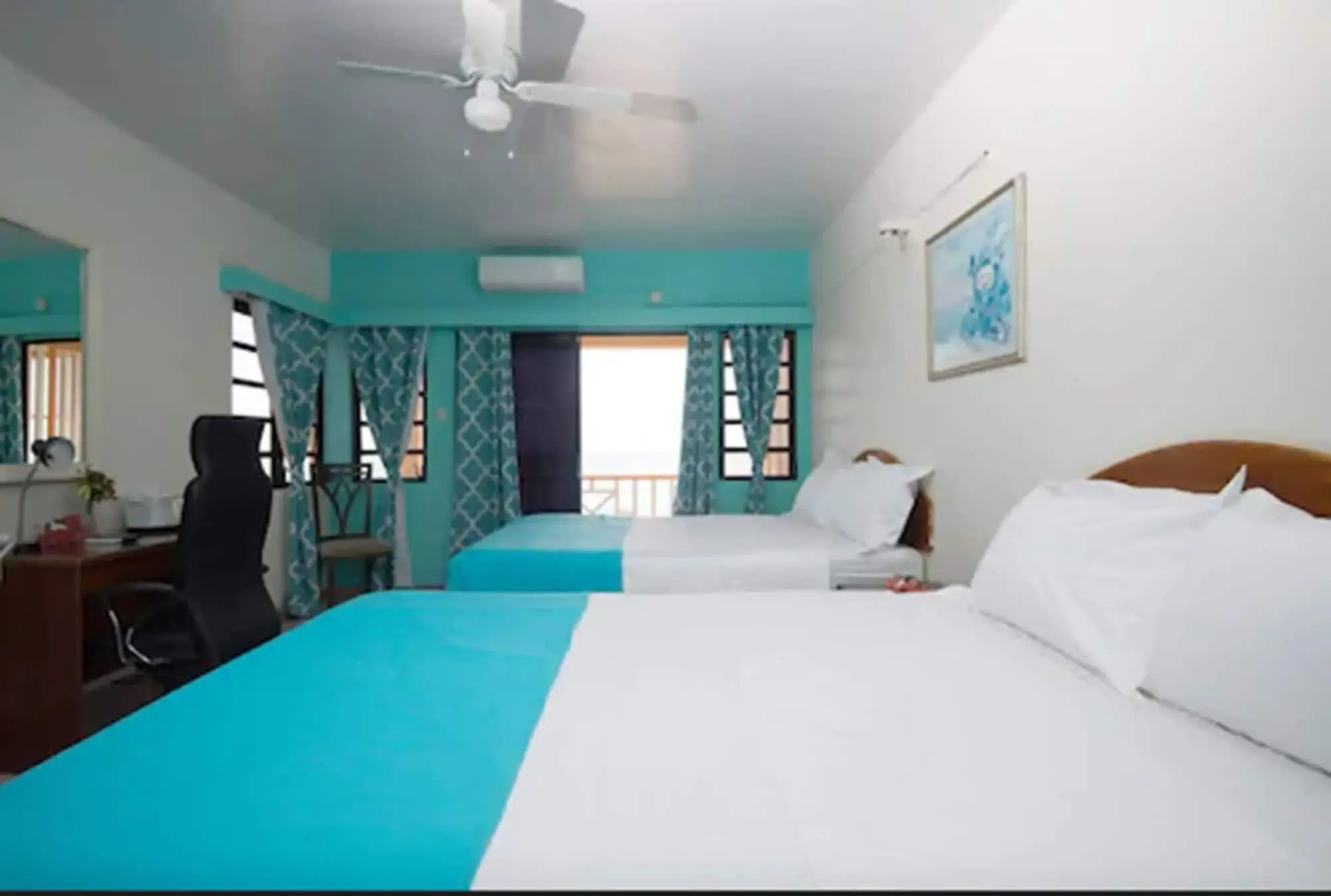 Bird Rock Beach Hotel