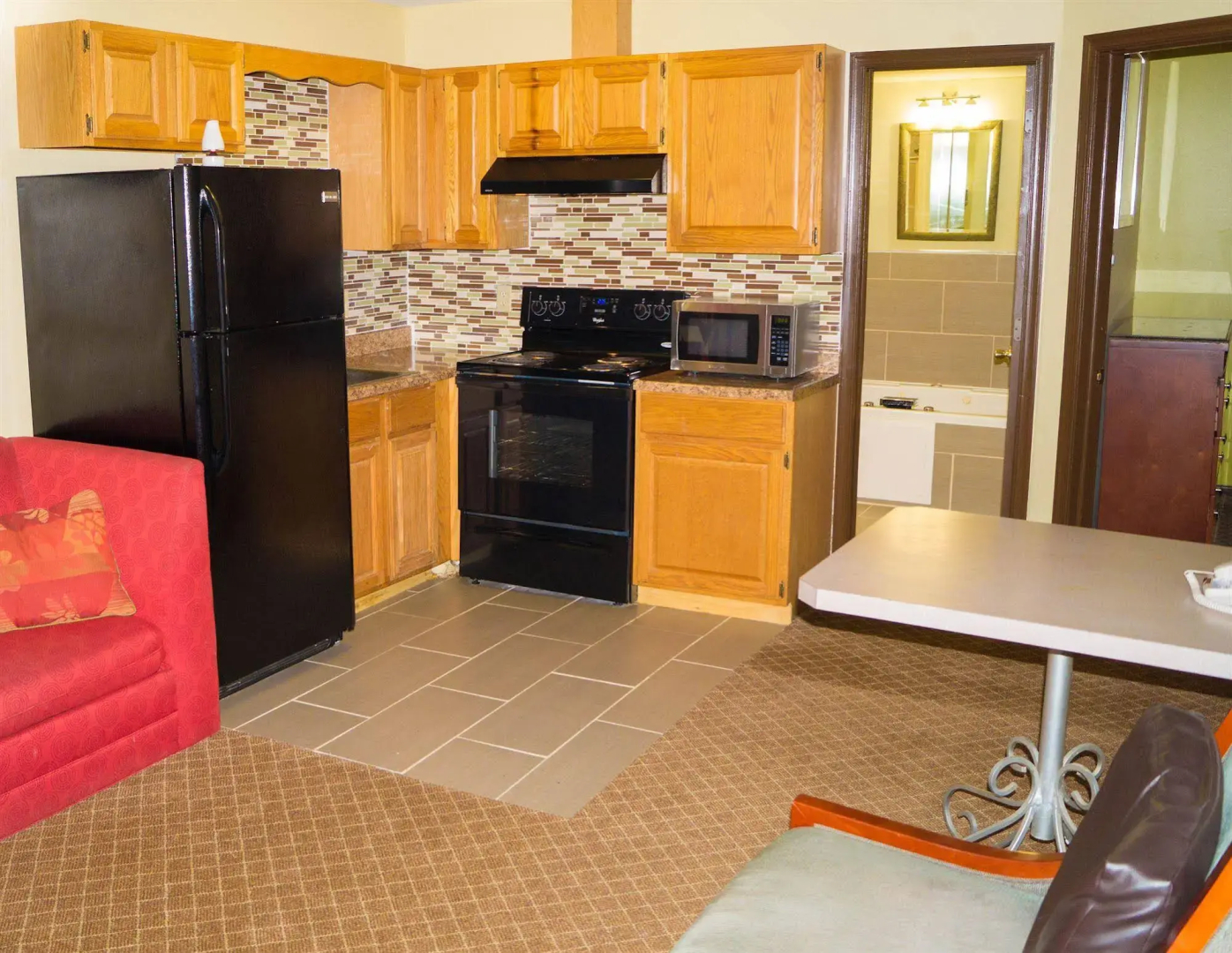 Sullivan Trail Inn & Suites