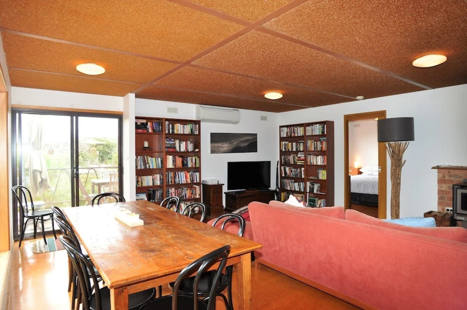 Shangri-La On Surf Parade - Free Wifi!