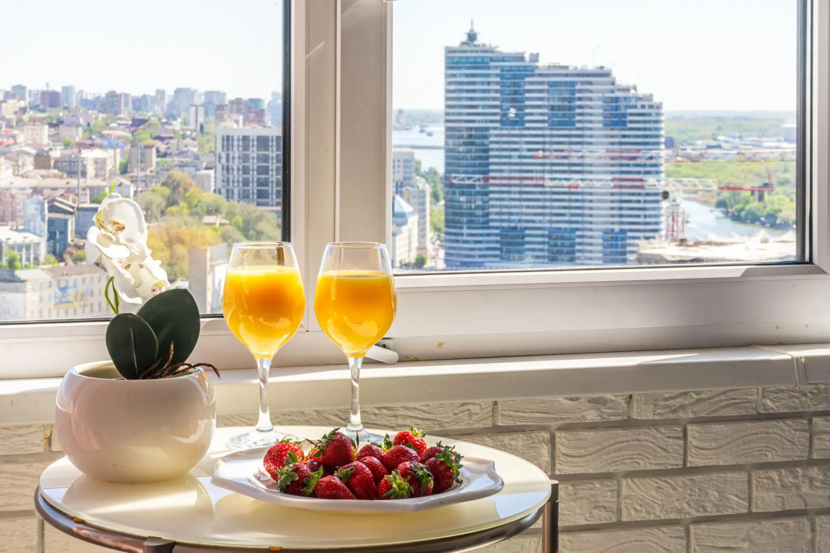 Вершина на переулке Зеркальный