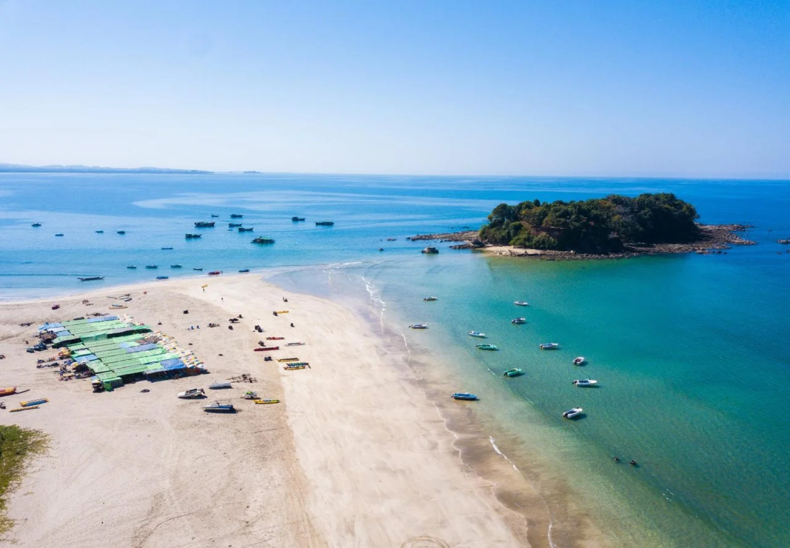 Lover View Pool Bar & Bungalows