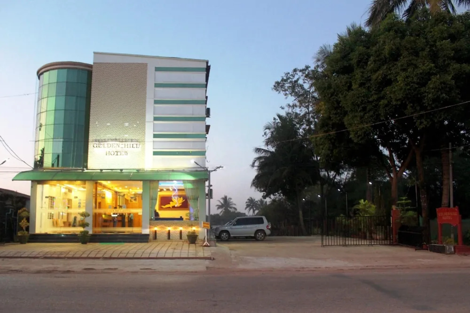 Kayah Golden Hill Hotel