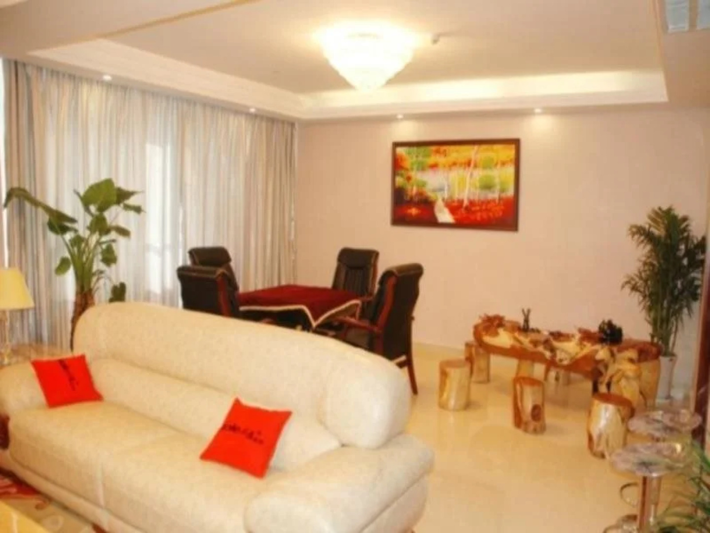 Aksu Pudong Holiday Hotel