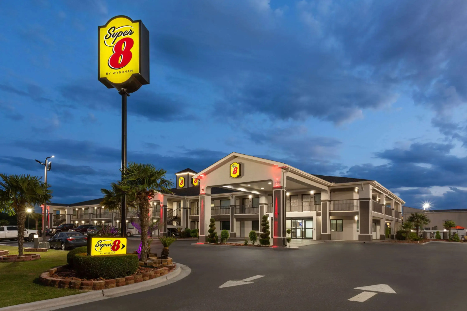 Super 8 by Wyndham Prattville Montgomery