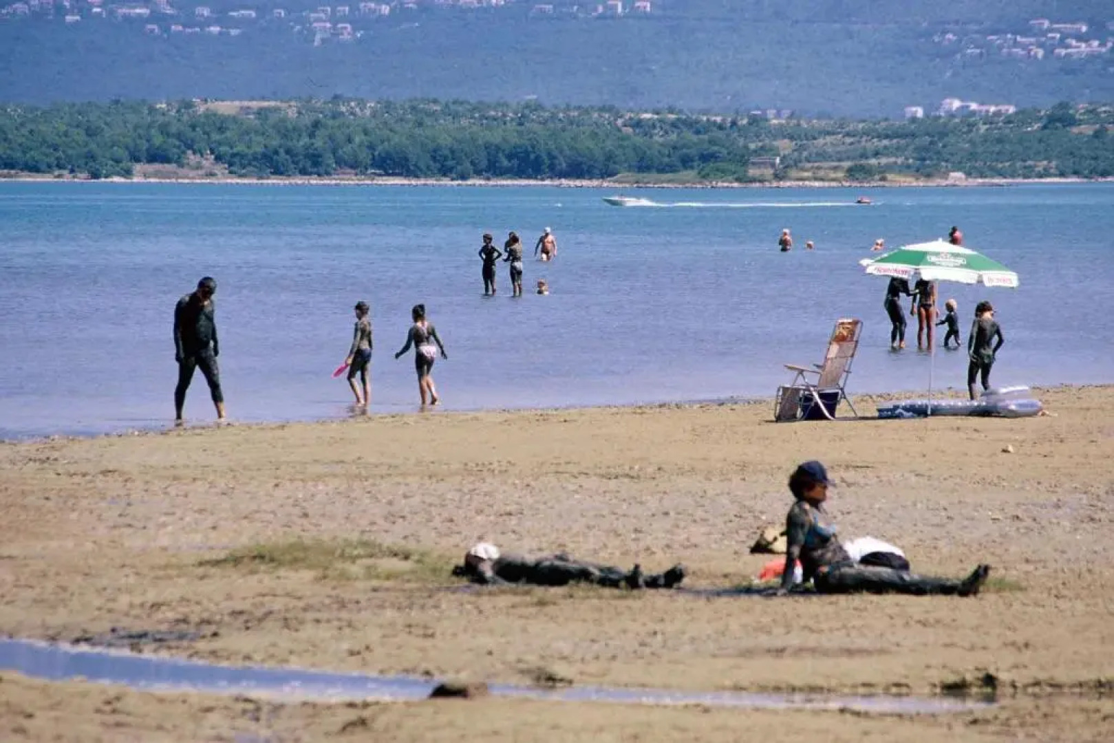 Apartments with a parking space Soline, Krk - 18802