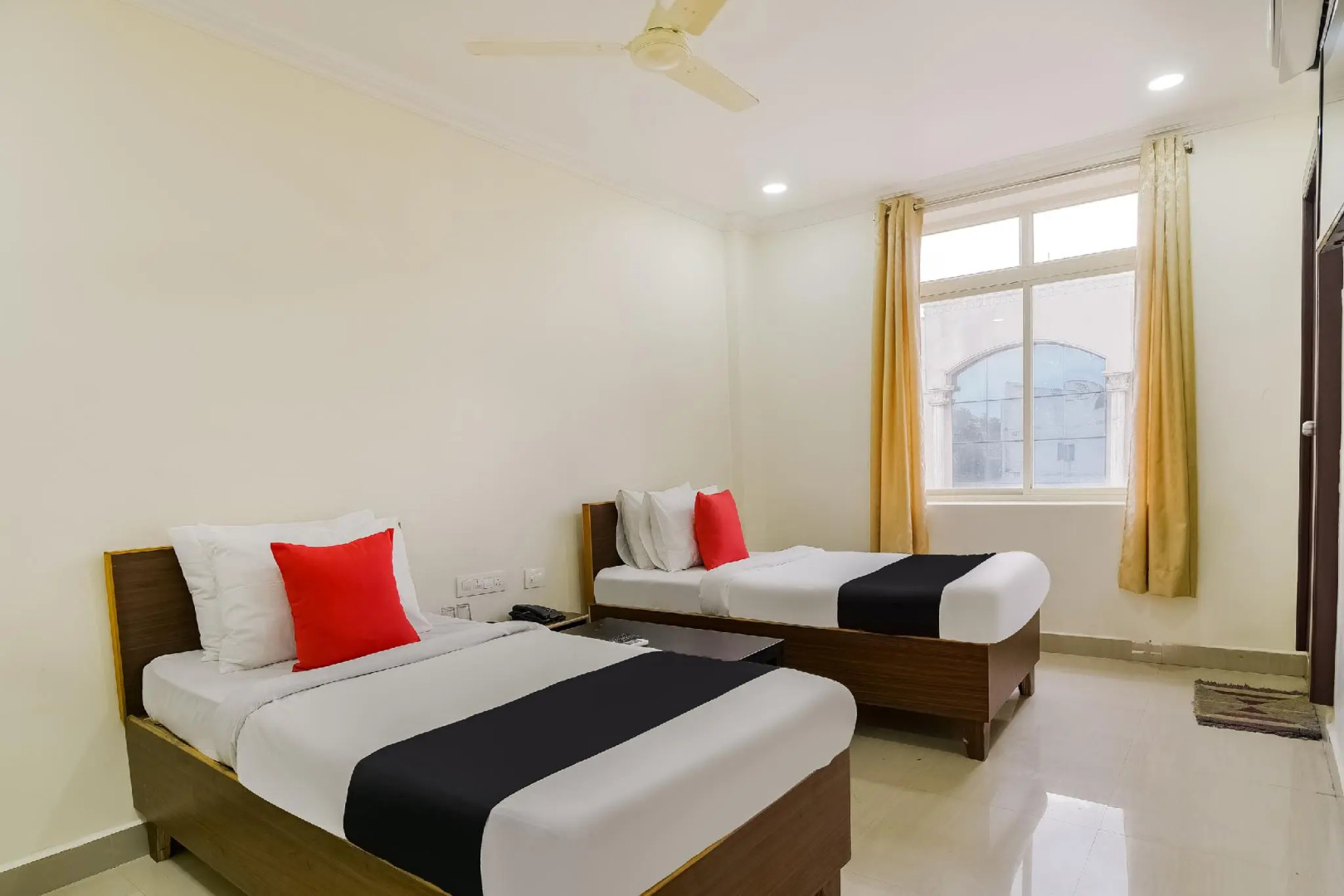 Capital O 49041 Hotel Shri Balaji Residency