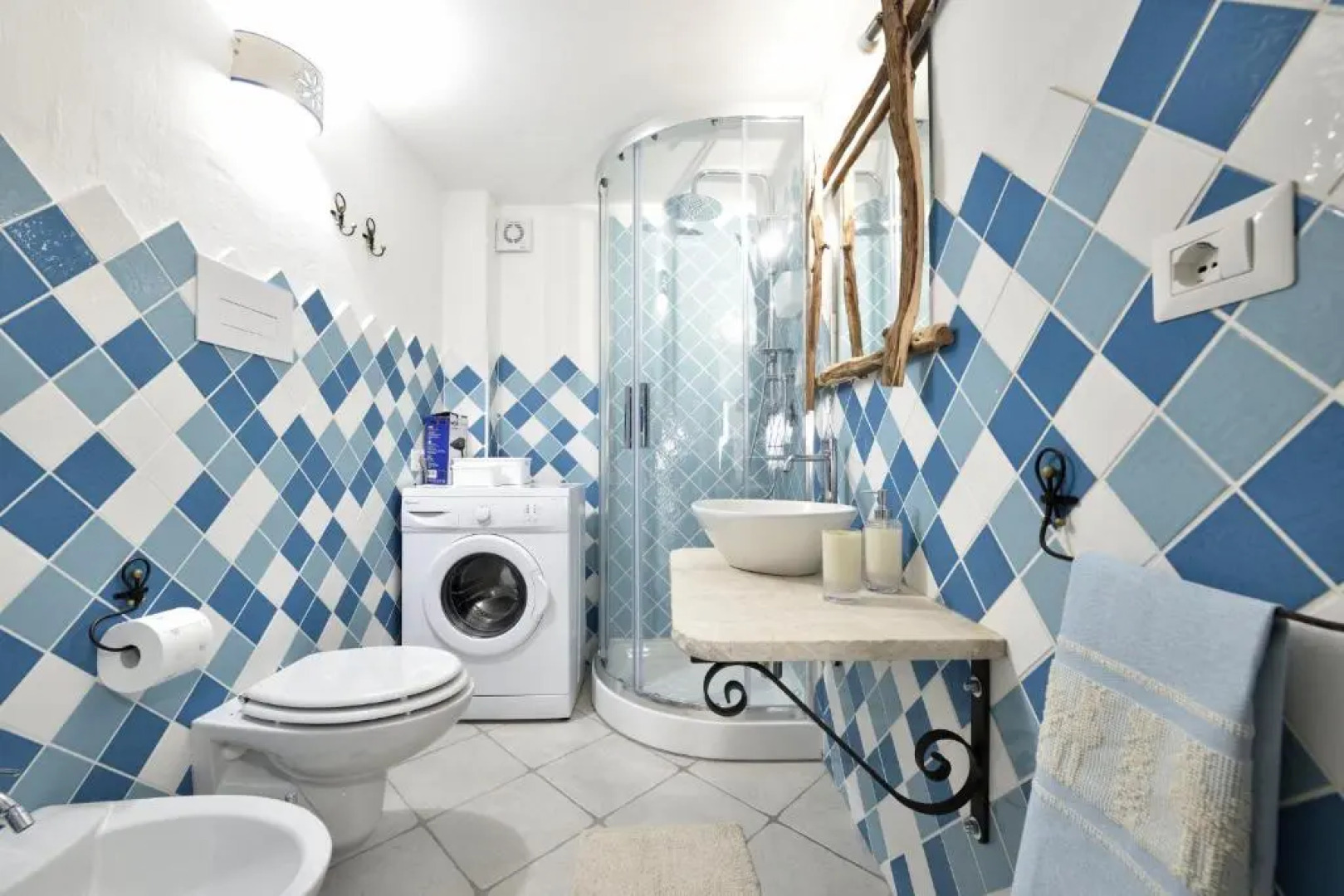 Levante a pochi passi dal mare