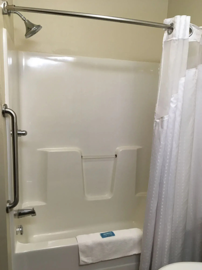 Holiday Inn Express Hotel & Suites Cadillac by IHG