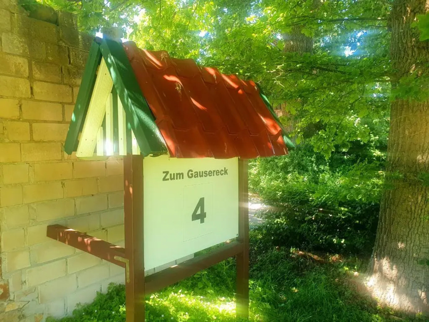 Große Bauernhaus Ferienwohnungen bis 100qm mit Grillhütte & Garten & E-Bike-Verleih