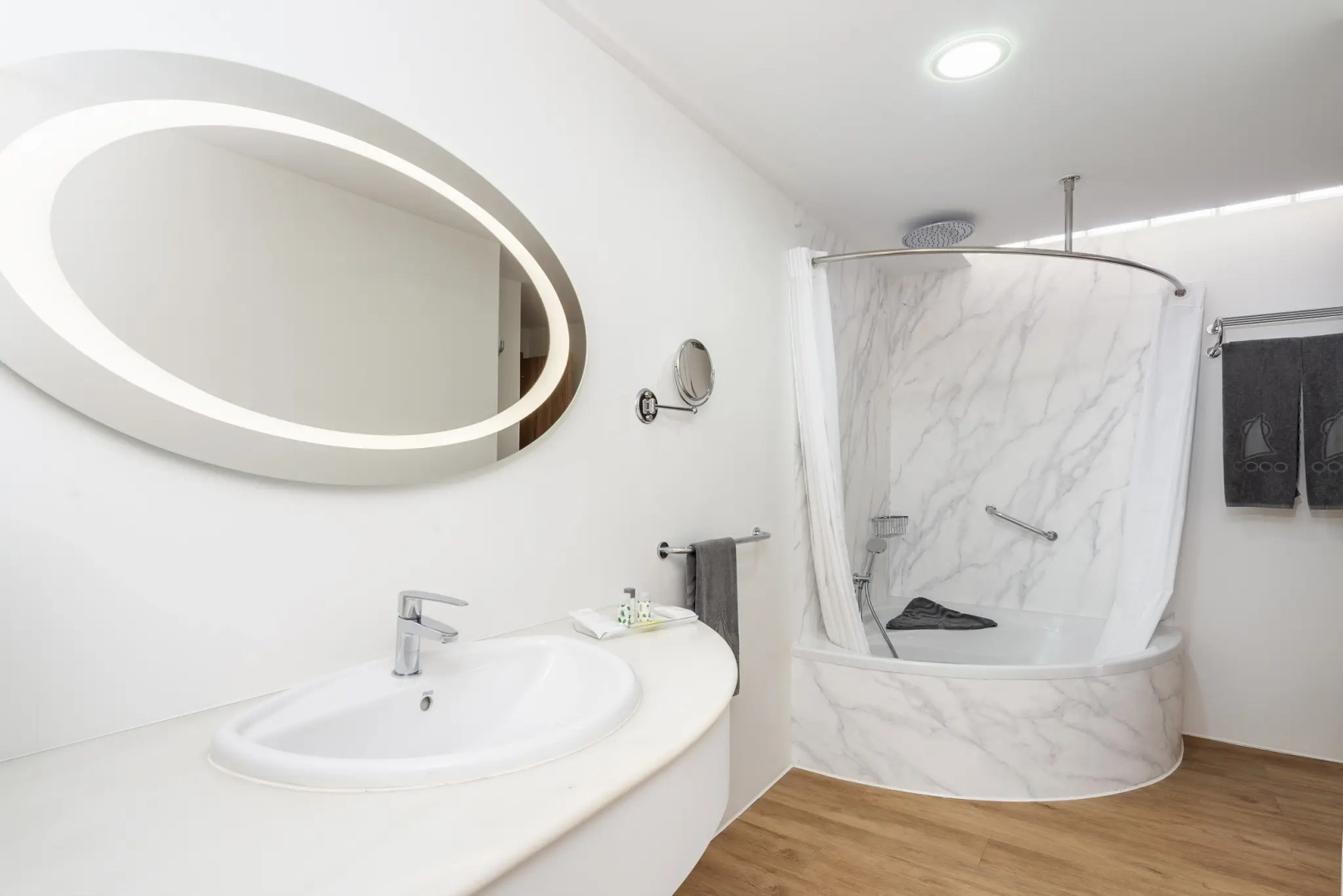 Esmeralda Maris by Livvo Hotel