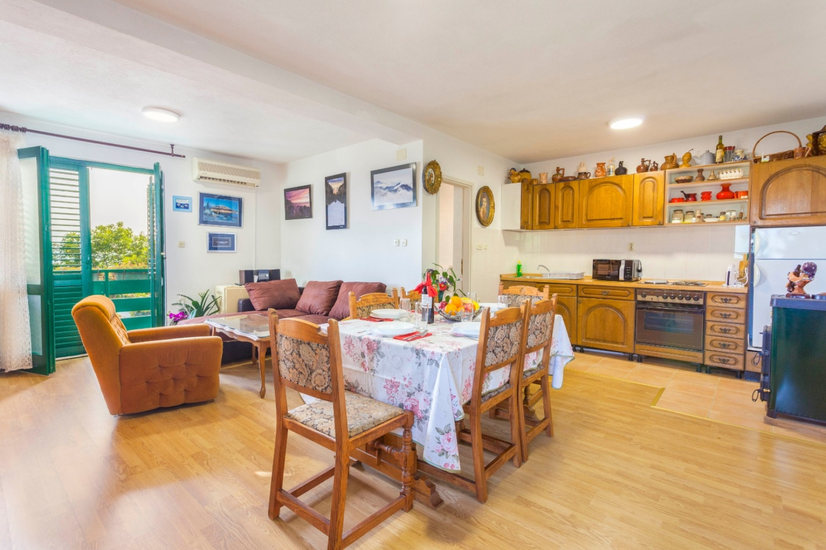 Holiday house Tonci - comfortable & surrounded by nature: Tucepi, Riviera Makarska