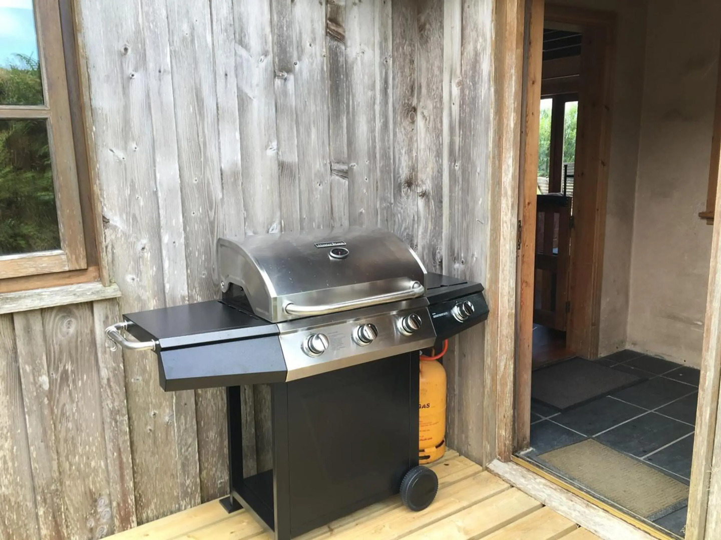 Cedar Boathouse Overlookng Baltimore, West Cork & Islands