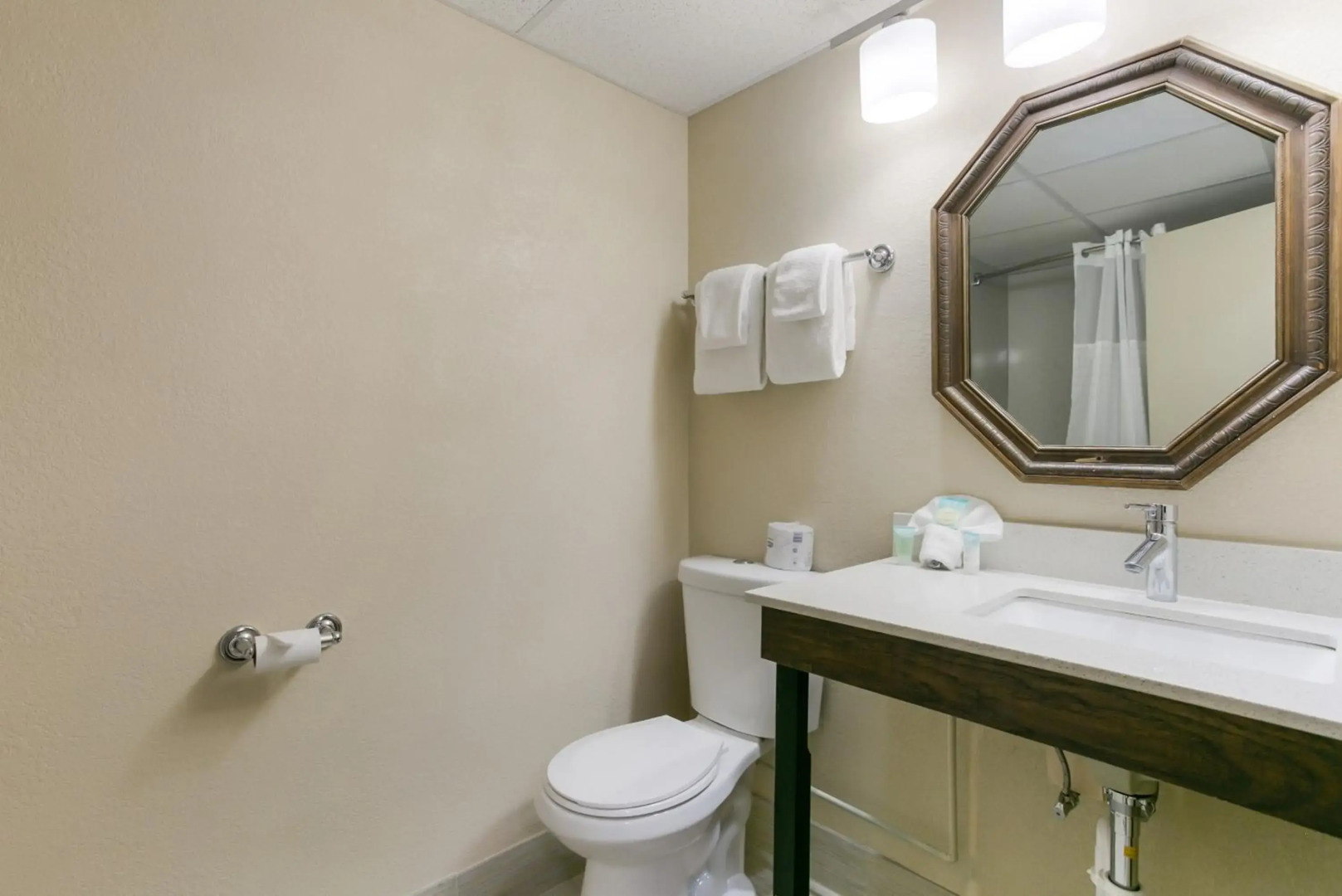 Eisenhower Hotel & Conference Center