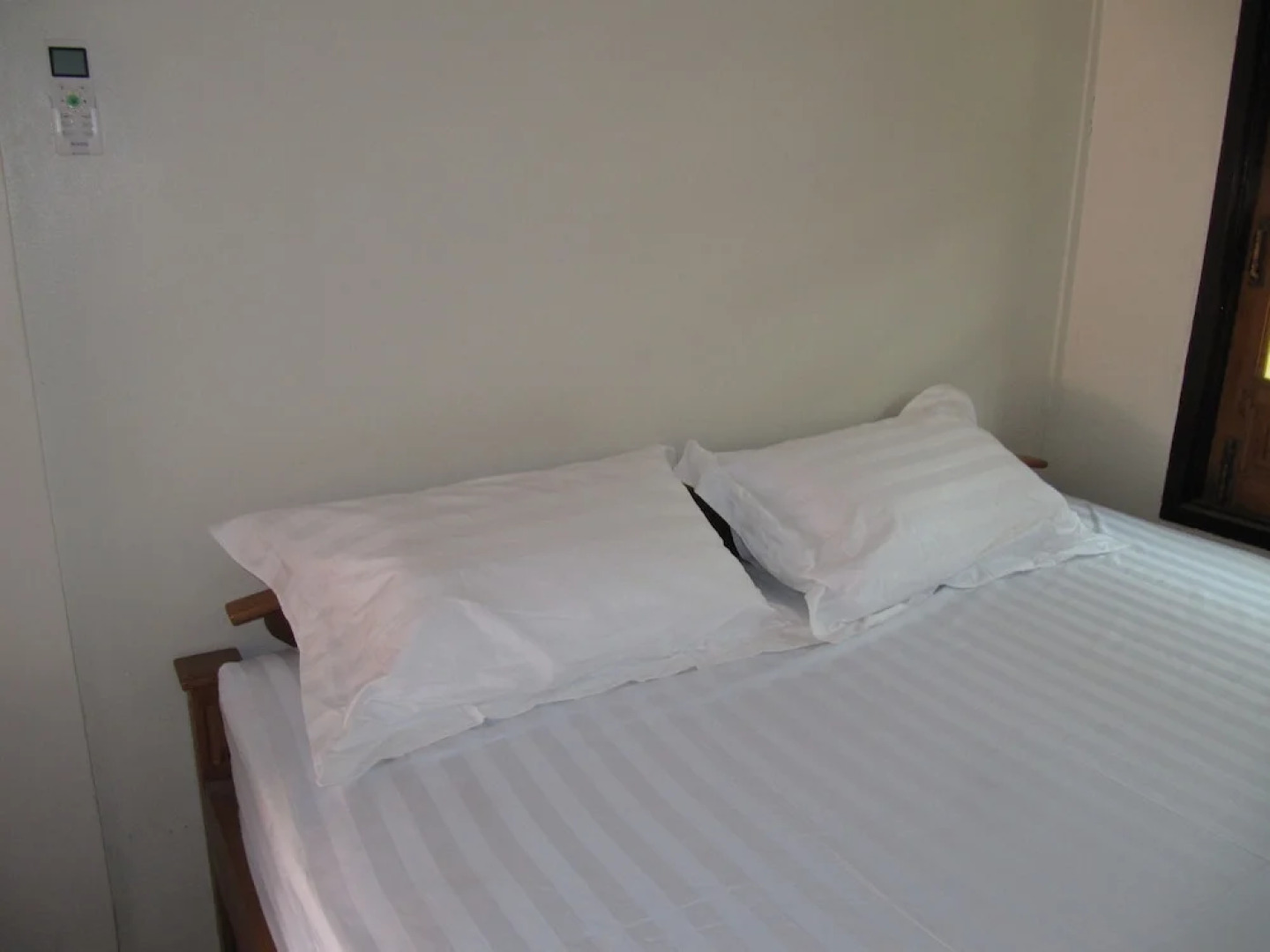 Lux Pillow Hostel Hpa An
