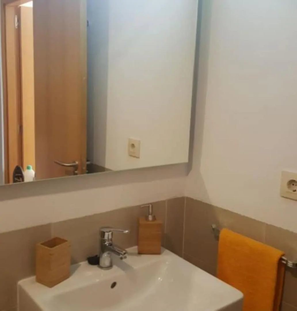 106995 House In Zahara