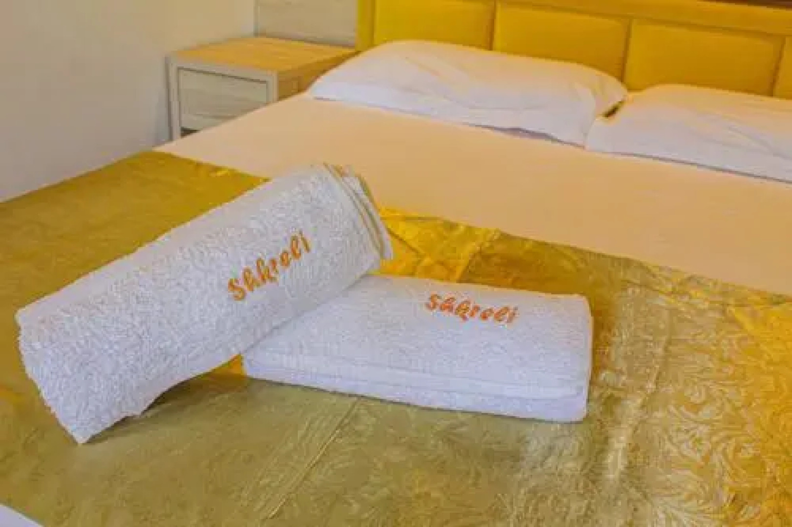 Shkreli Hotel- Camp