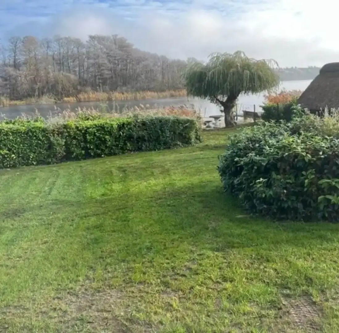 Schaal Lake Paradise