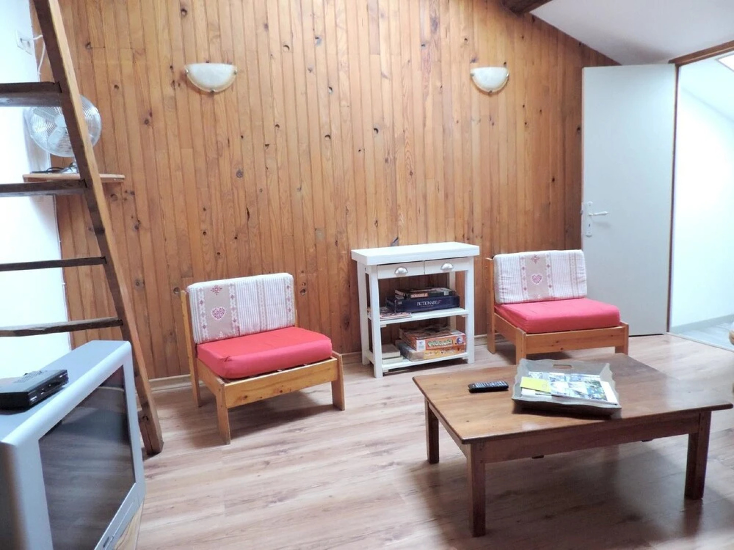 Apartment With 2 Bedrooms in Embrun, With Wifi - 2 km From the Beach