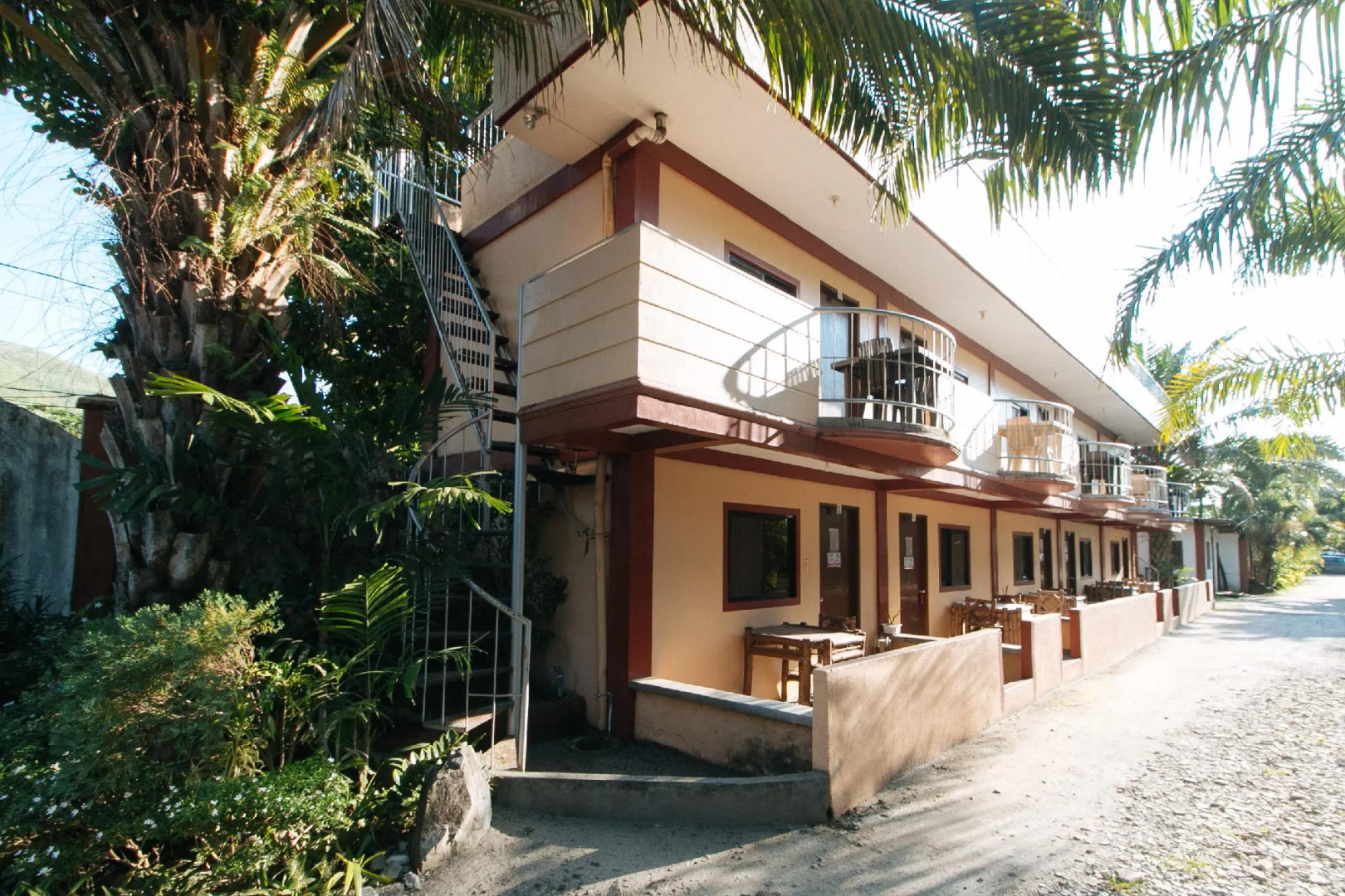 RedDoorz Hostel @ Megans Paradisio Beach Resort