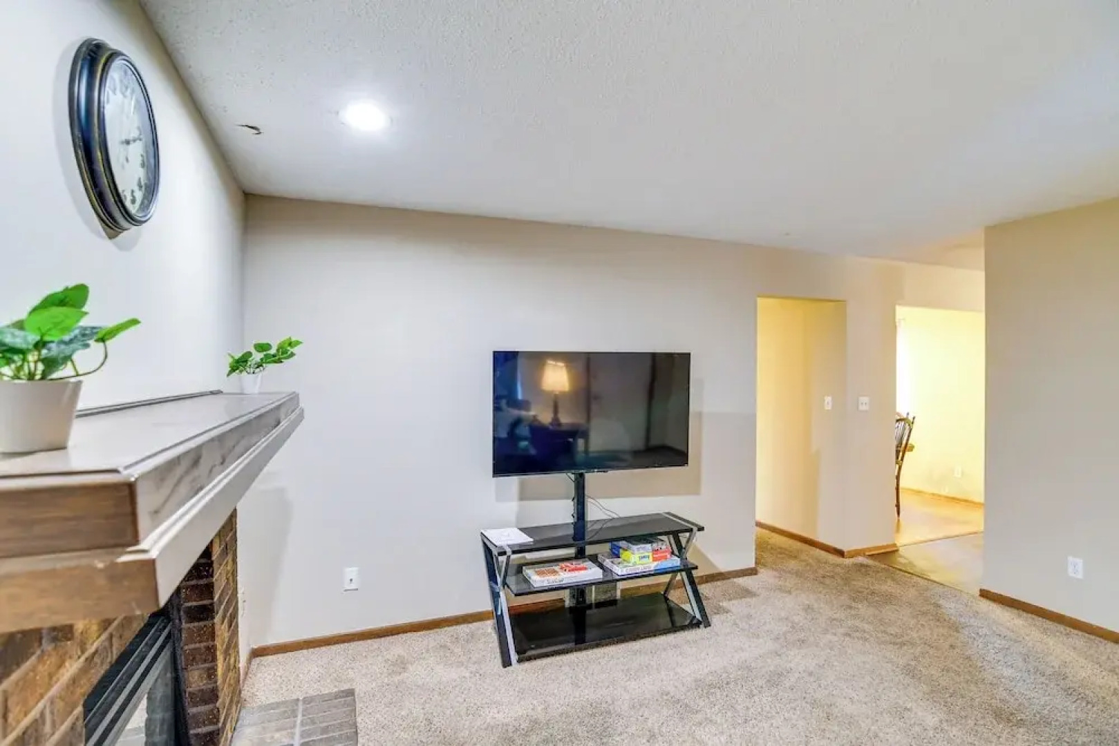 Pet-friendly Urbandale Home ~ 8 Mi to Des Moines!