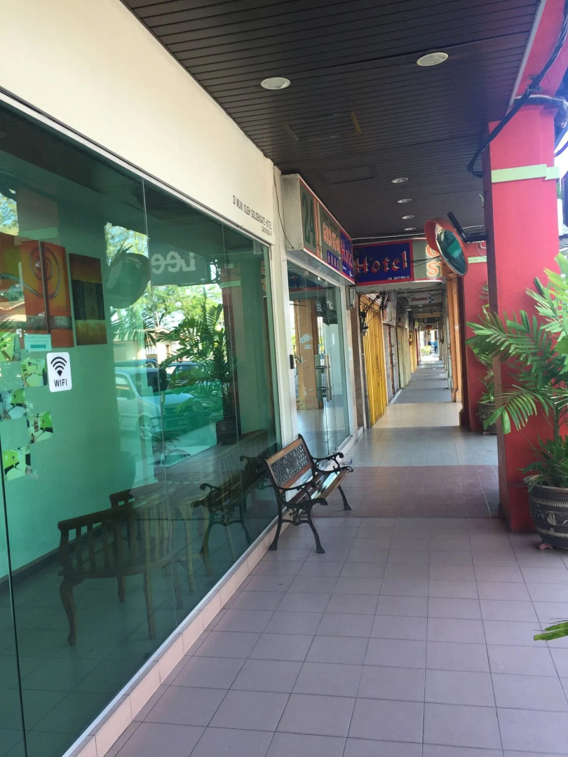 OYO 850 Gold Star Hotel