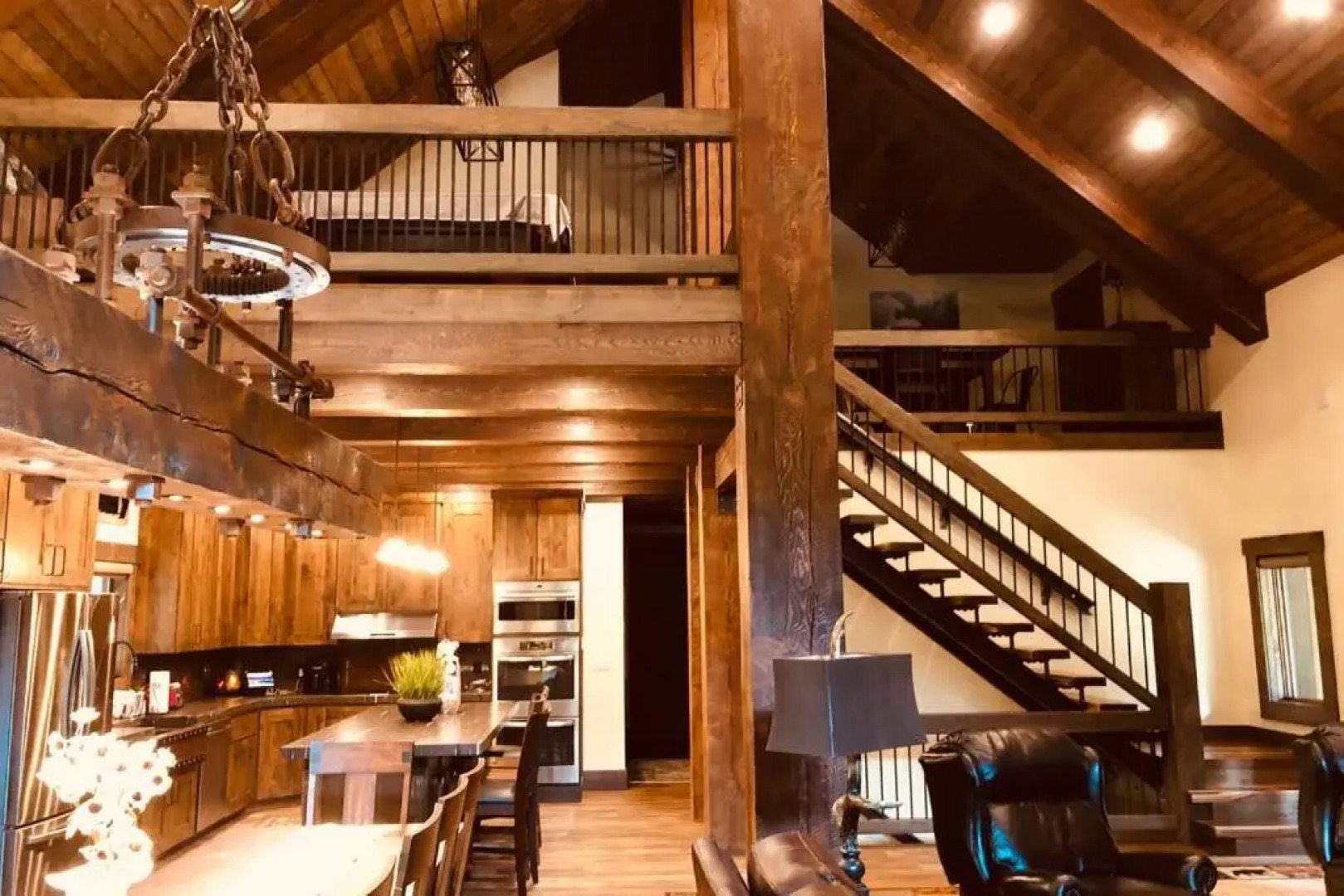 Yellowstone Crossing Lodge