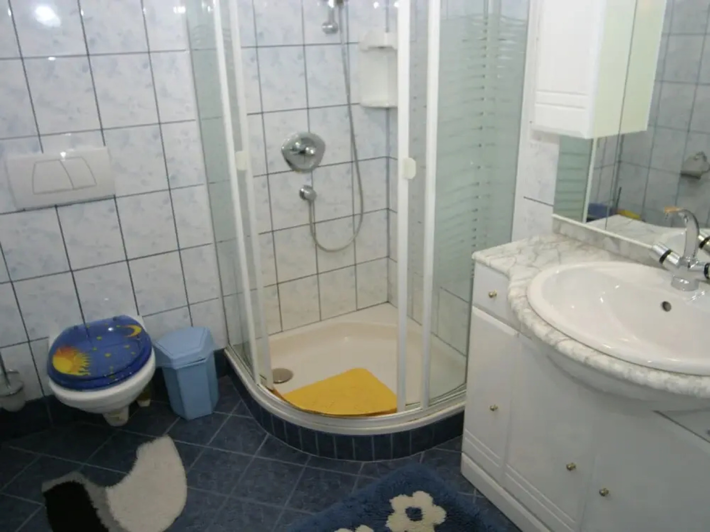 Comfy Apartment With Terrace, Garden, Bbq, Parking, Playroom