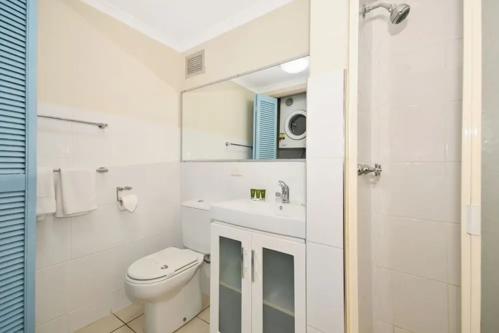 Shandelle Apartments