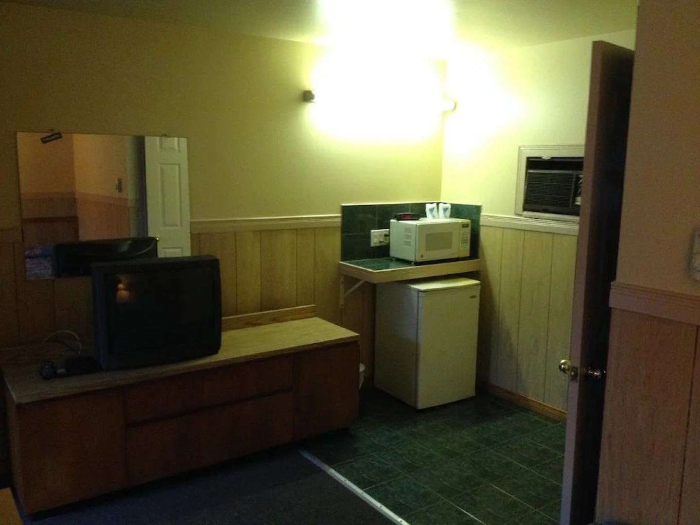 Airport Motel