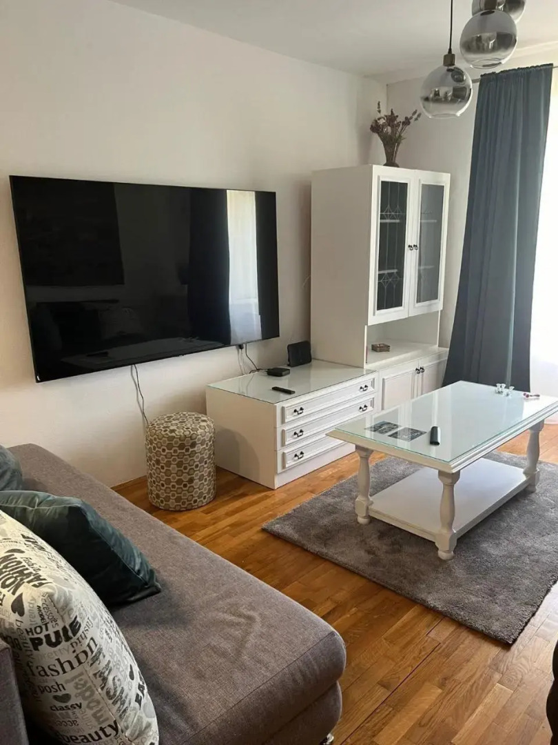 Apartment Main Street