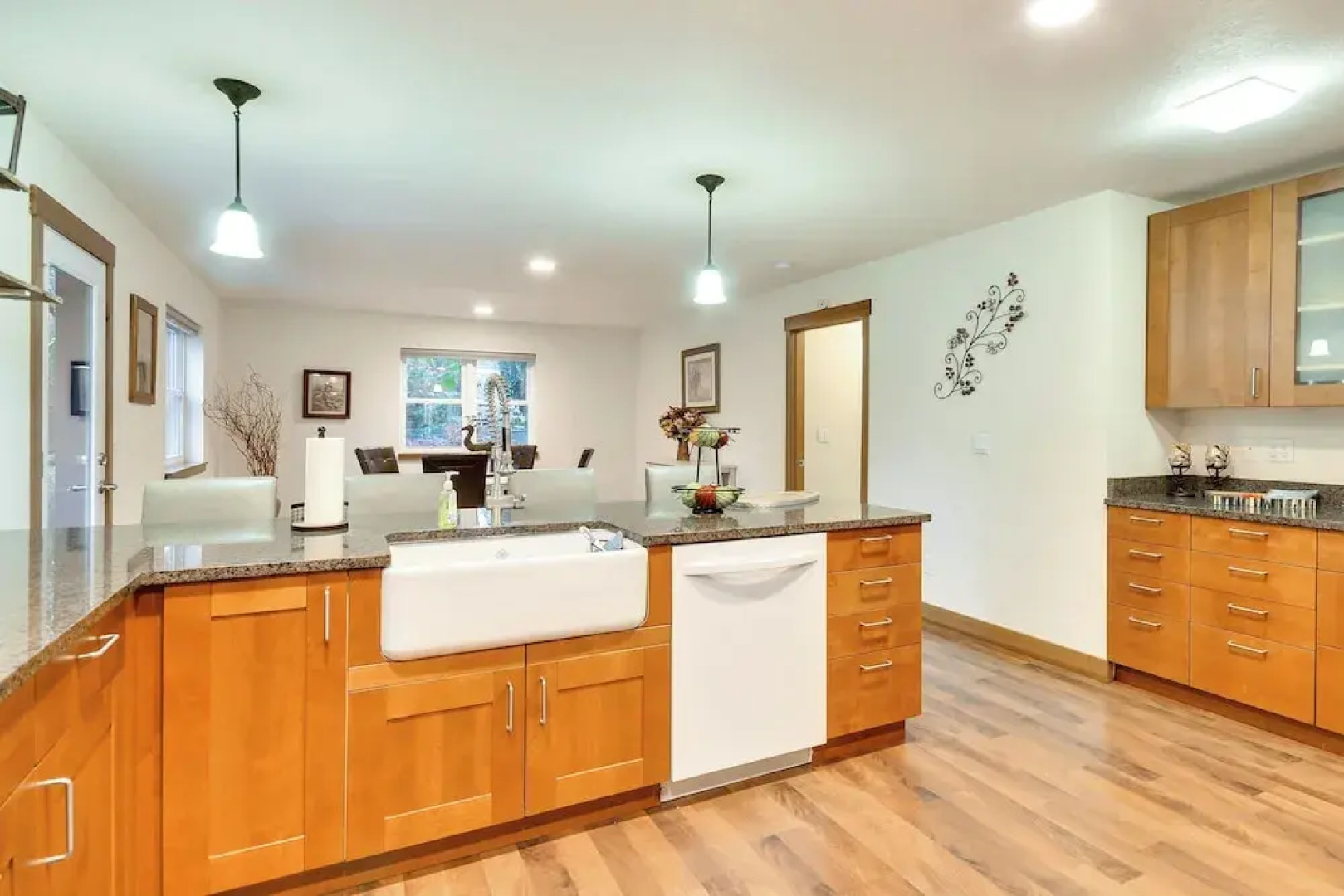 Dog-friendly Milwaukie Home: 9 Mi to Dtwn Portland