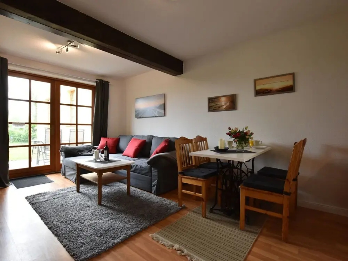 Spacious Apartment in Stove with Waterfront