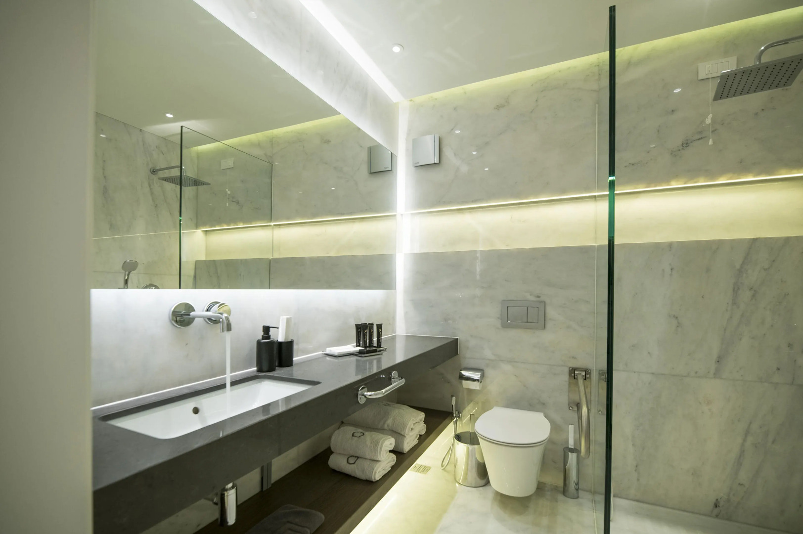 GM Luxury Suites & Spa