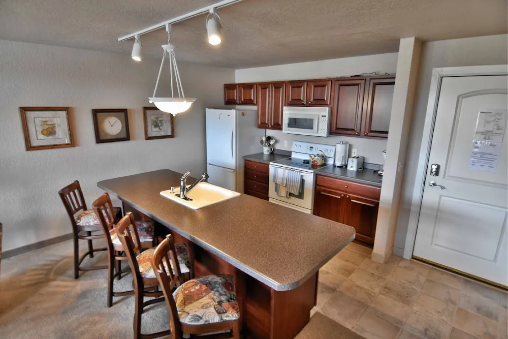Unit 306 2bd/2ba Condo 2 Bedrooms 2 Bathrooms Condo