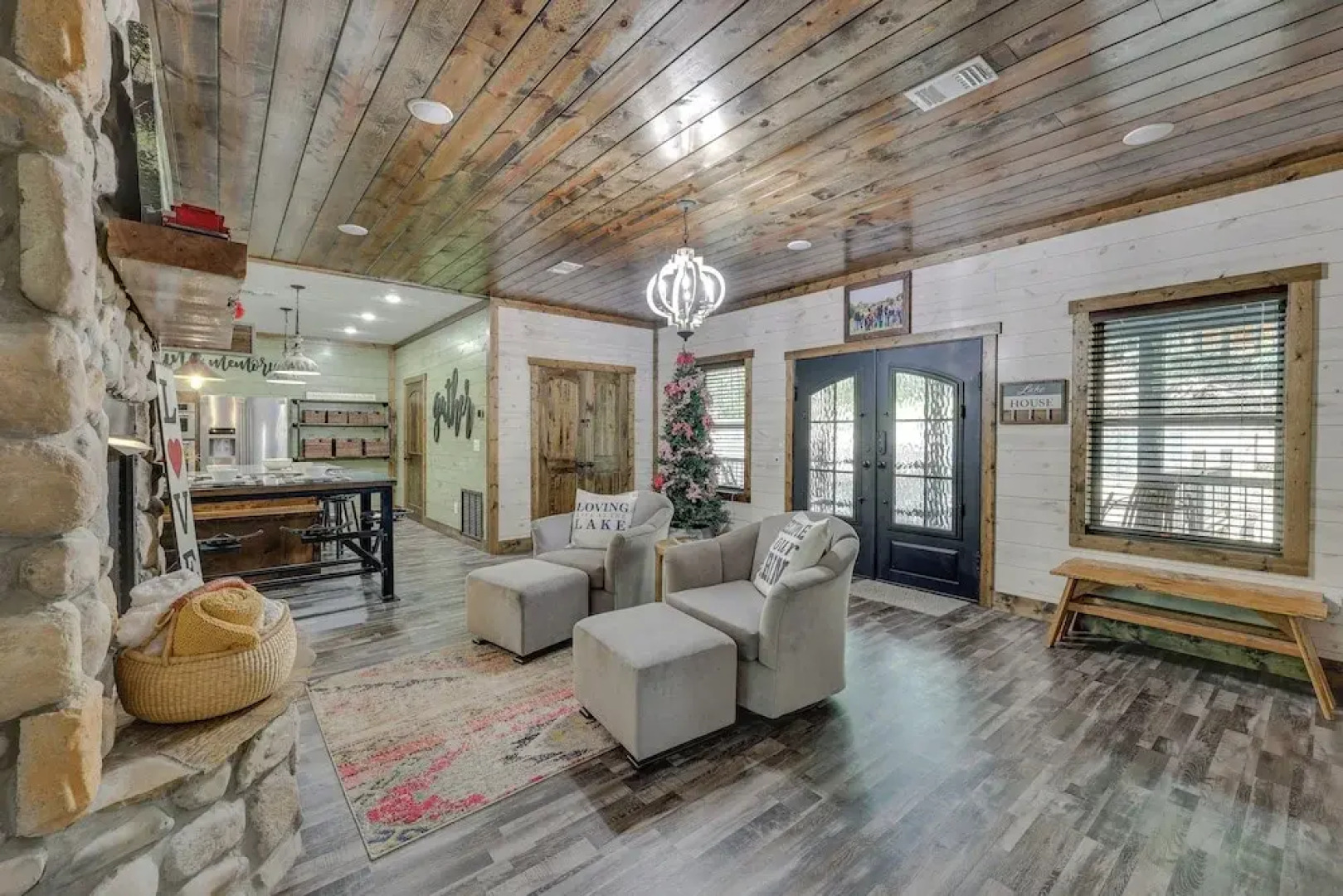 Gorgeous Broken Bow Family Home w/ Private Hot Tub