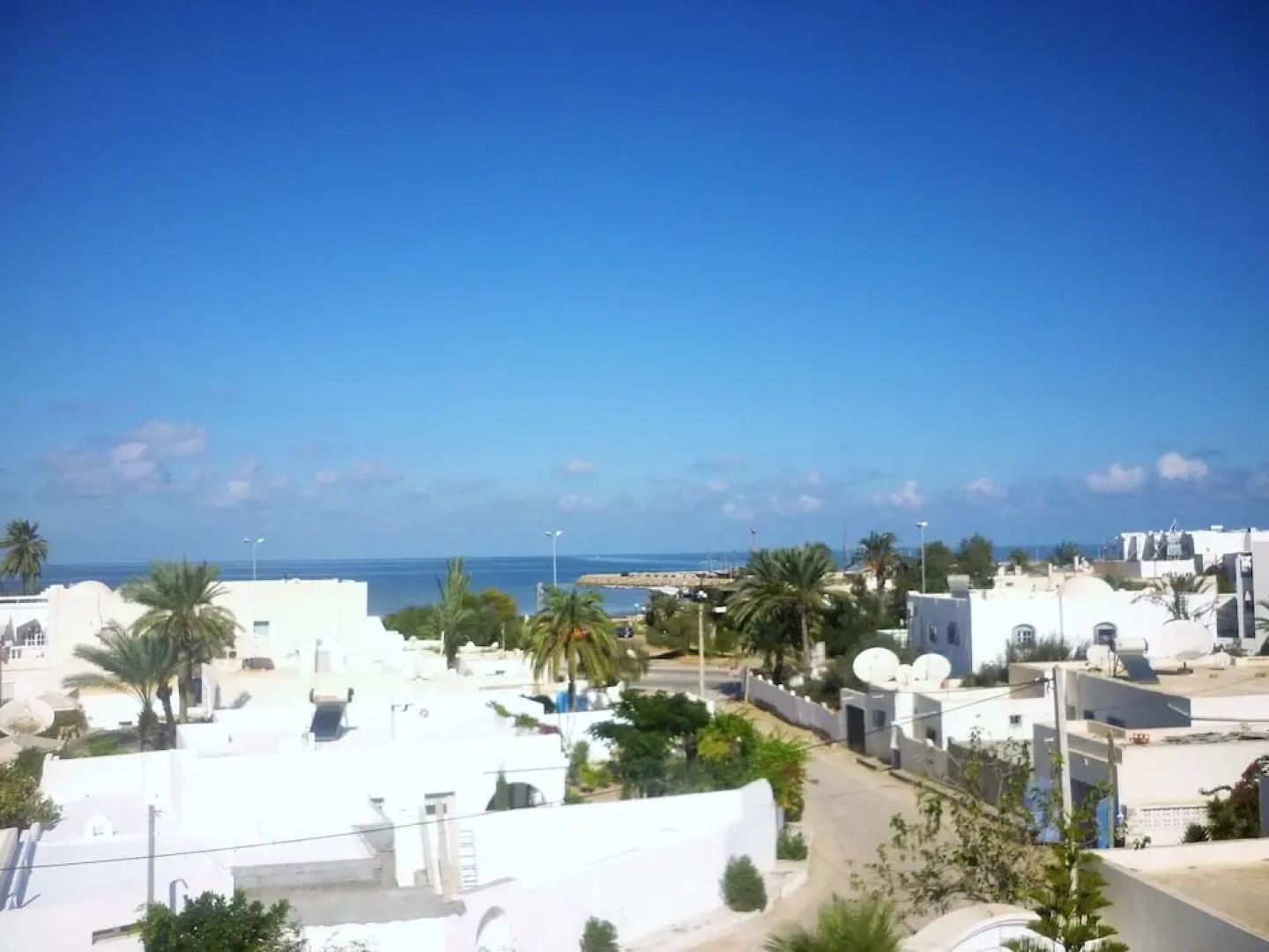 Cosy Apartment With one Room in Houmt Souk ,with Wonderful sea View, F