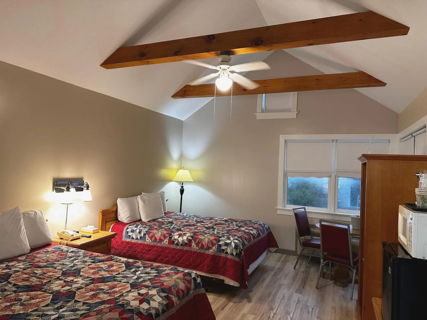 Spruce Lane Lodge and Cottages