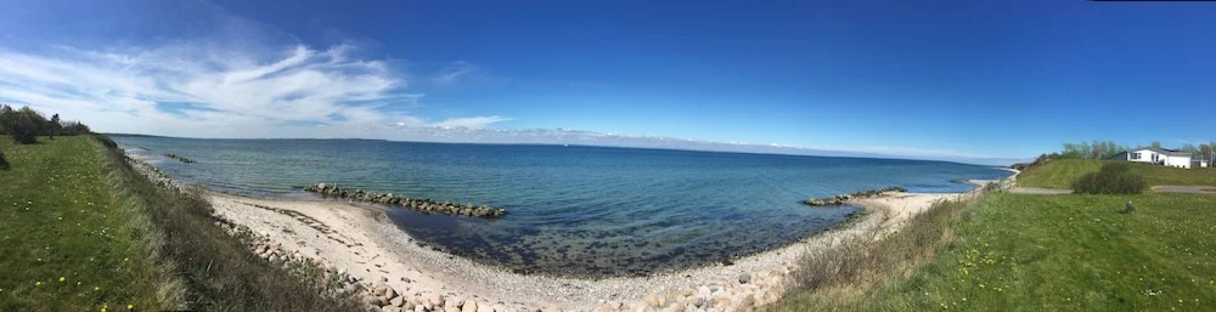 Beachfront Apartment D, 2 Bedrooms, Free Parking