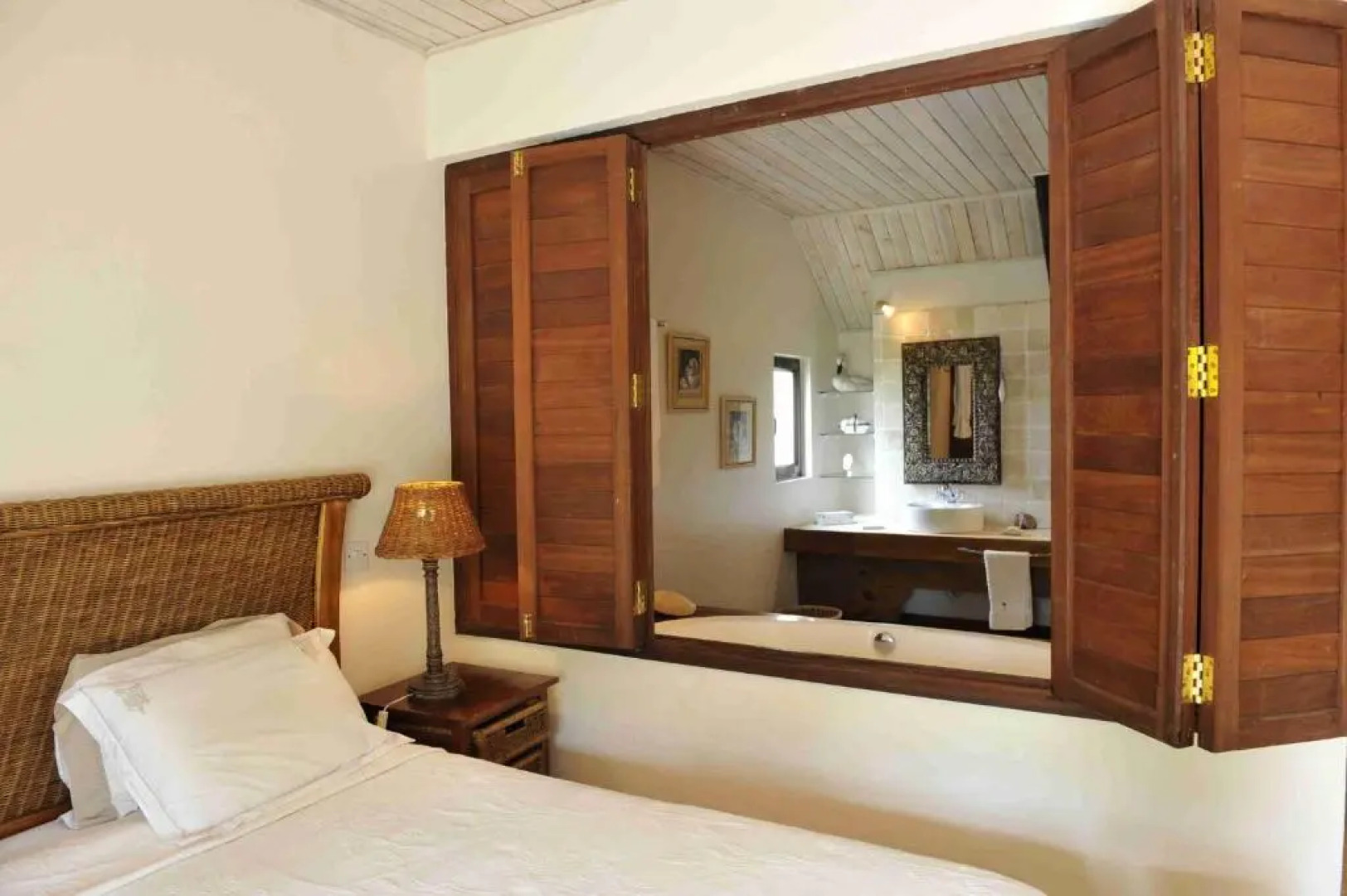 MAISON MUCUNA, pieds dans l'eau - Adults only