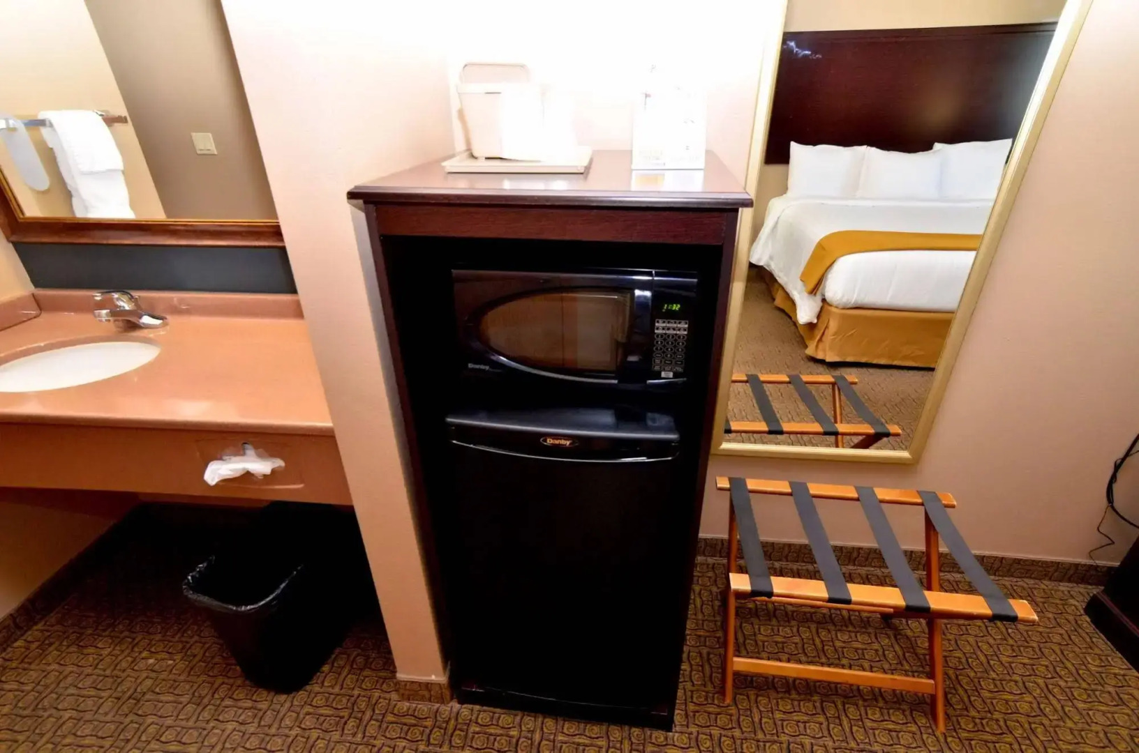 Cobblestone Inn & Suites - Denison Majestic Hills