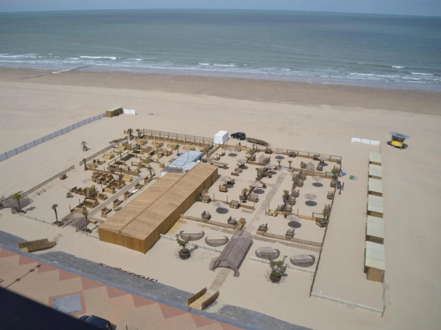 Romantic apartment in Blankenberge with sea-views