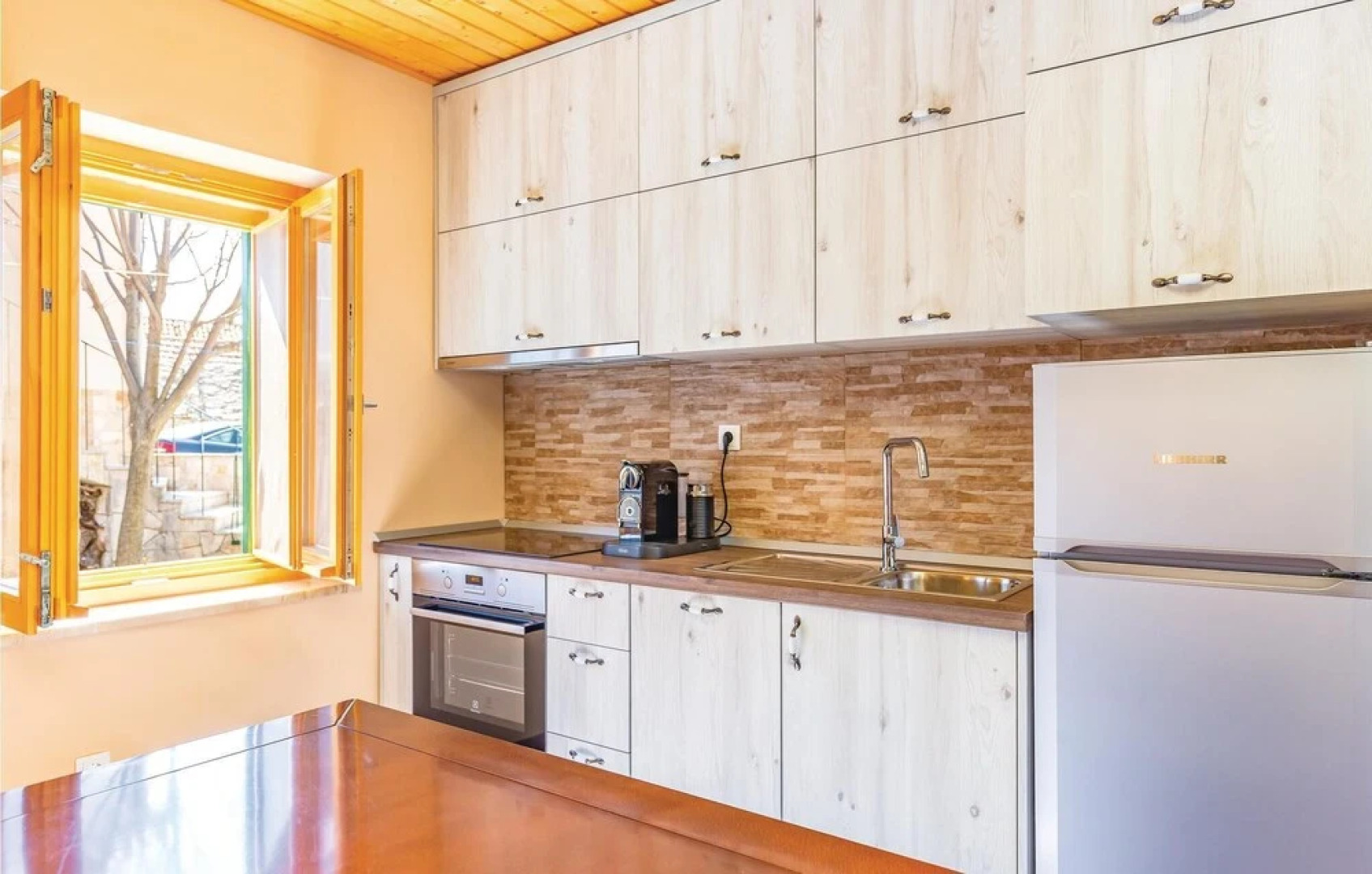 Amazing Home in Tucepi With Wifi and 1 Bedrooms