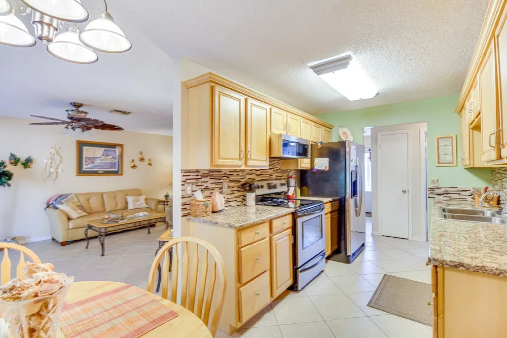 Sebastian Home w/ Screened Lanai: 8 Mi to Beach!