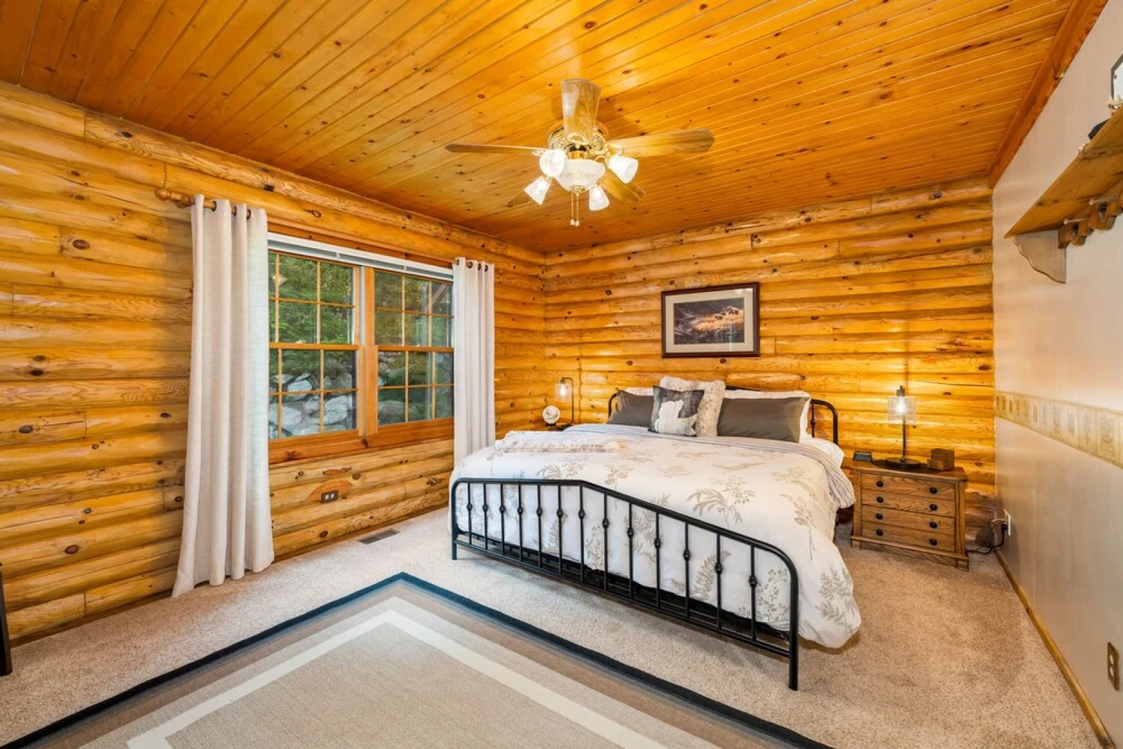 Log Cabin w/ Private Hot Tub on Wenatchee River!