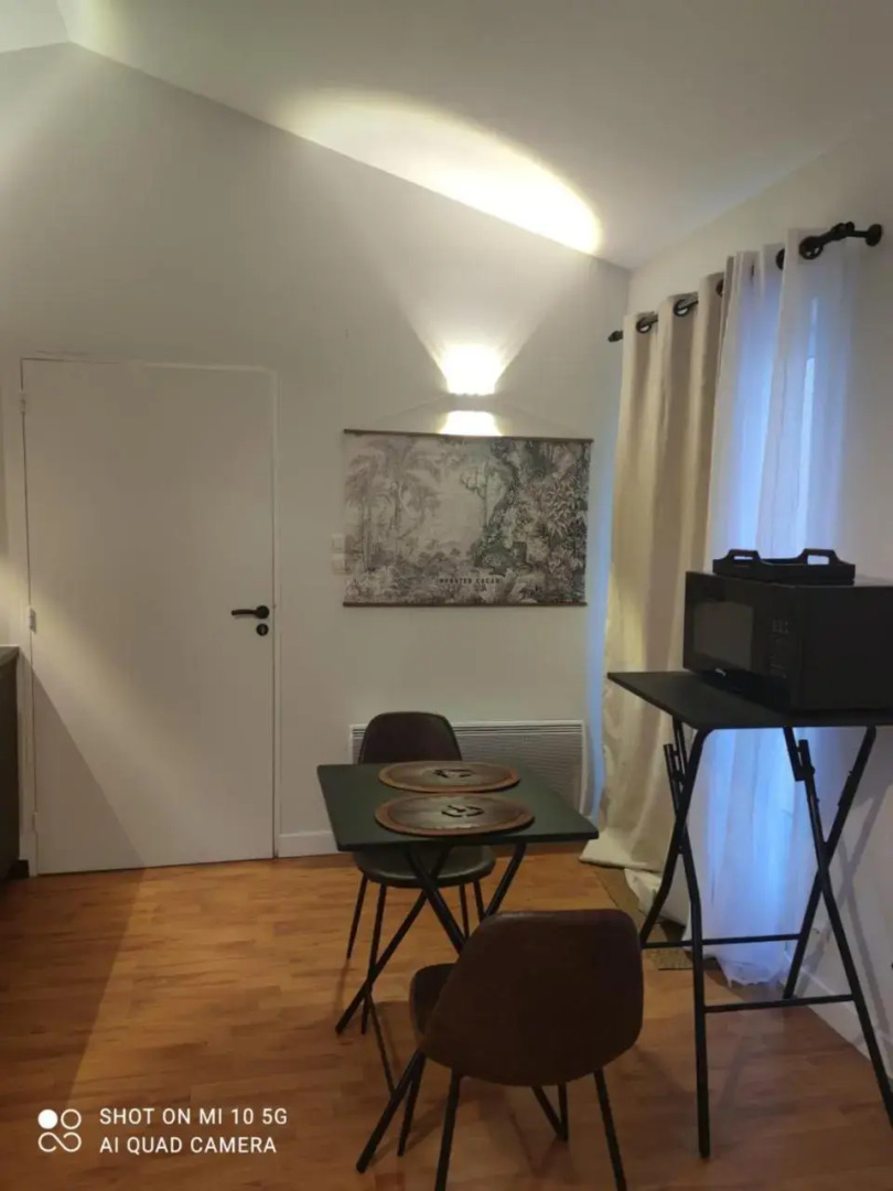 Studio (Adults Only)